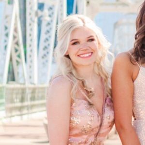 Meet your Posher, Caroline